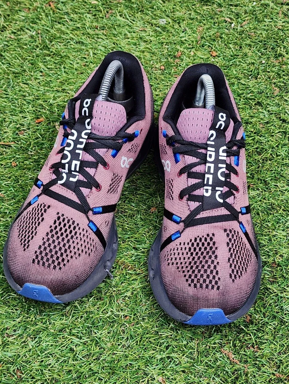 ON CLOUDSURFER - Womens Sneakers - SIZE 10